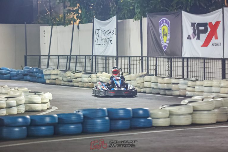 Tikungan Terakhir, Detik Terpenting: Filosofi Kemenangan di Lintasan dan Kehidupan